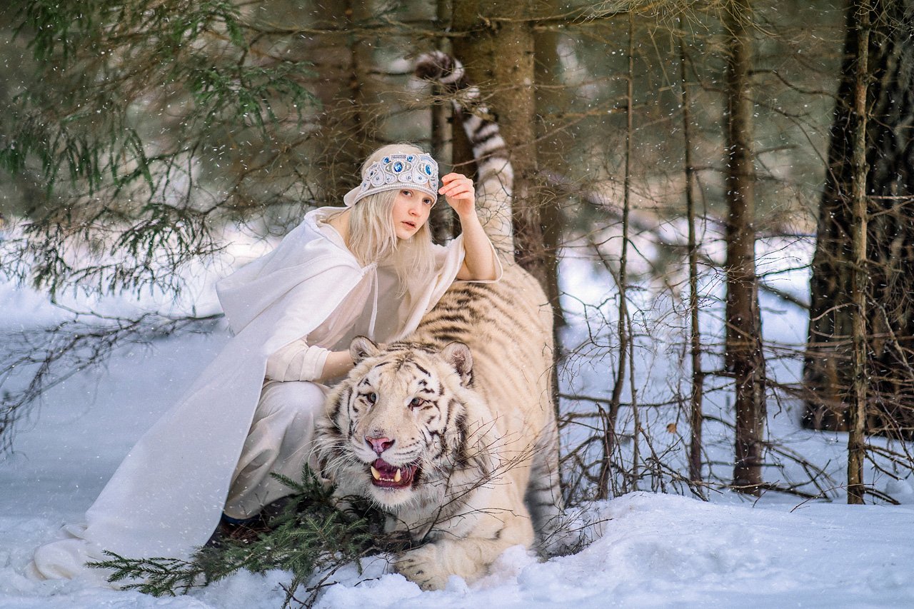 Приручила дикого. Зимняя фотосессия с дикими животными. Виктор Defender фотограф.